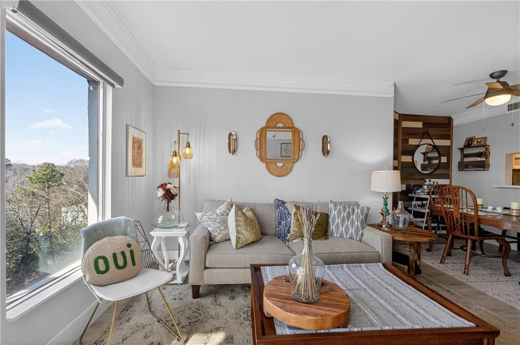 1 bedroom, 1 bathroom, 820 sq ft condominium for sale at 1 Biscayne Drive 309, Atlanta, GA 30309 — photo 2