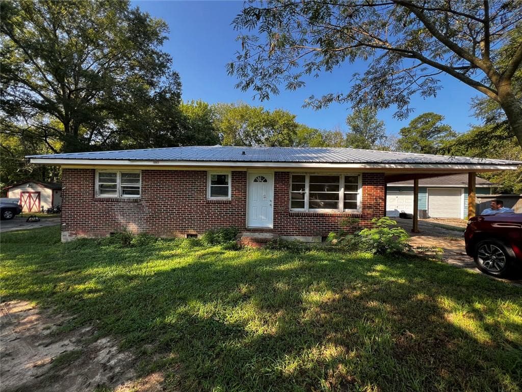 3 bedroom, 2 bathroom, 2,184 sq ft single family residence for sale at 6 Green Acre Road, Rome, GA 30165