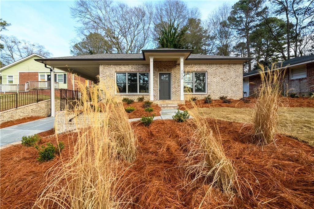 3 bedroom, 3 bathroom, 1,600 sq ft single family residence sold at 2608 Baker Road, Atlanta, GA 30318