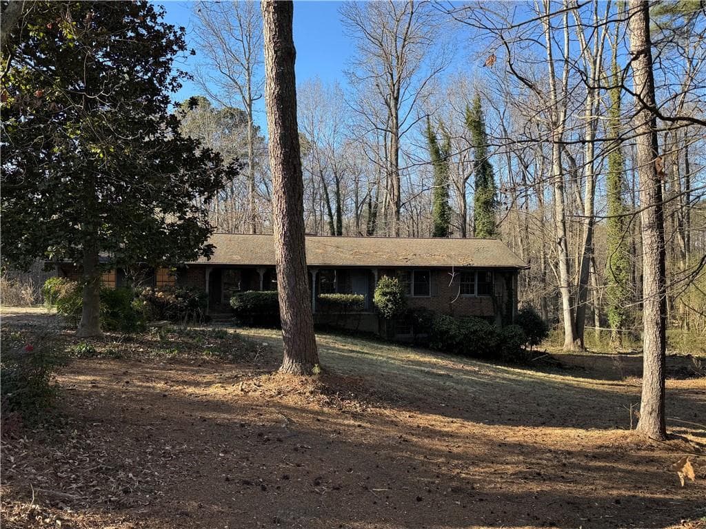 3 bedroom, 3 bathroom, 1,296 sq ft single family residence for sale at 3955 Demooney Road, Atlanta, GA 30349 — photo 2