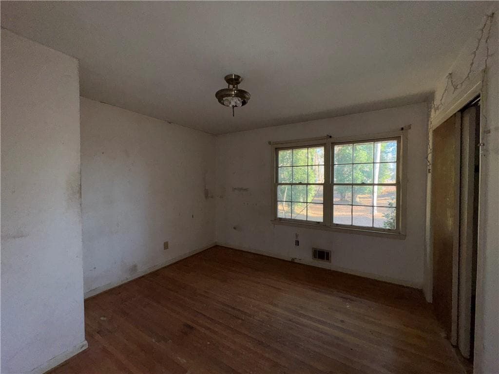 3 bedroom, 3 bathroom, 1,296 sq ft single family residence for sale at 3955 Demooney Road, Atlanta, GA 30349 — photo 8