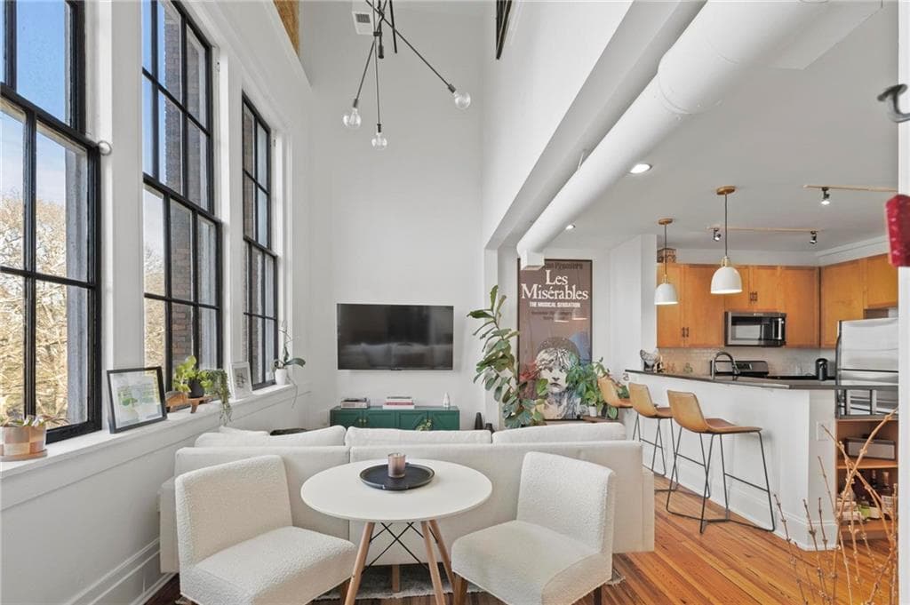 978 North Avenue 303, Atlanta, GA 30306 — most recent listing photo