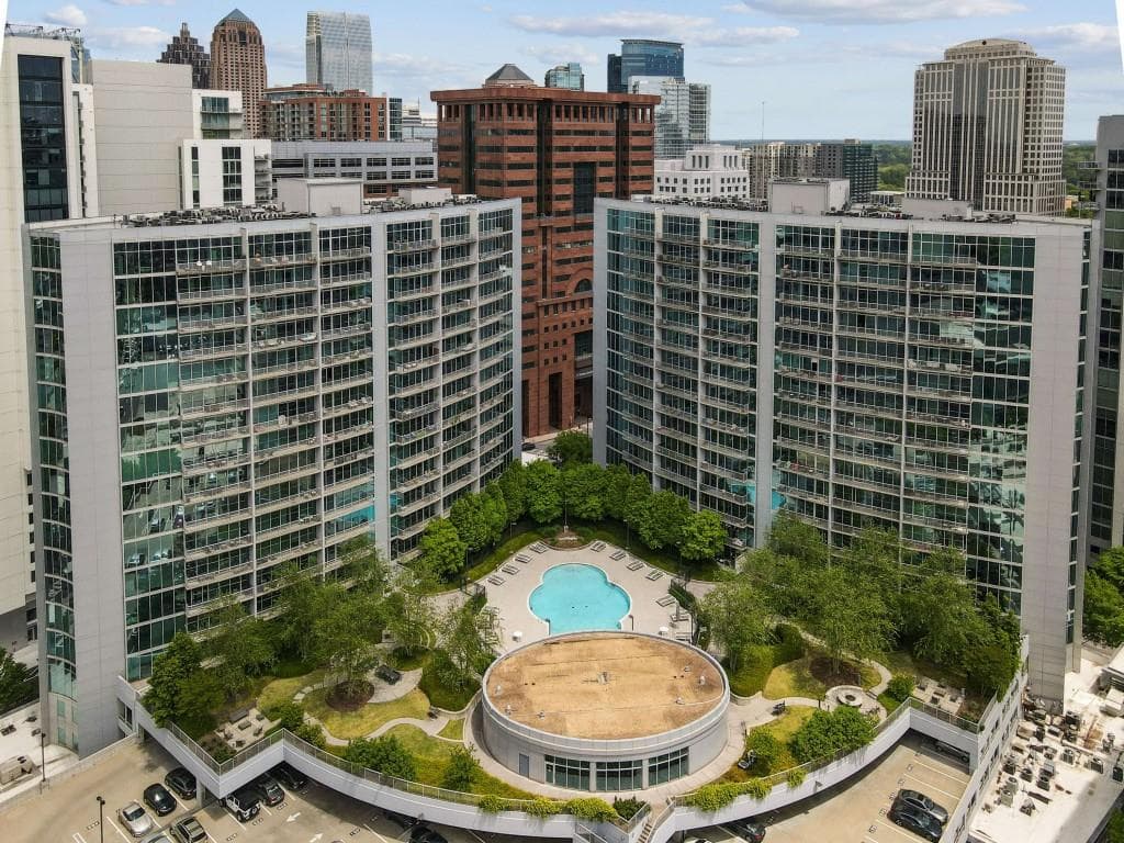 950 W Peachtree Street 1011, Atlanta, GA 30309 — most recent listing photo