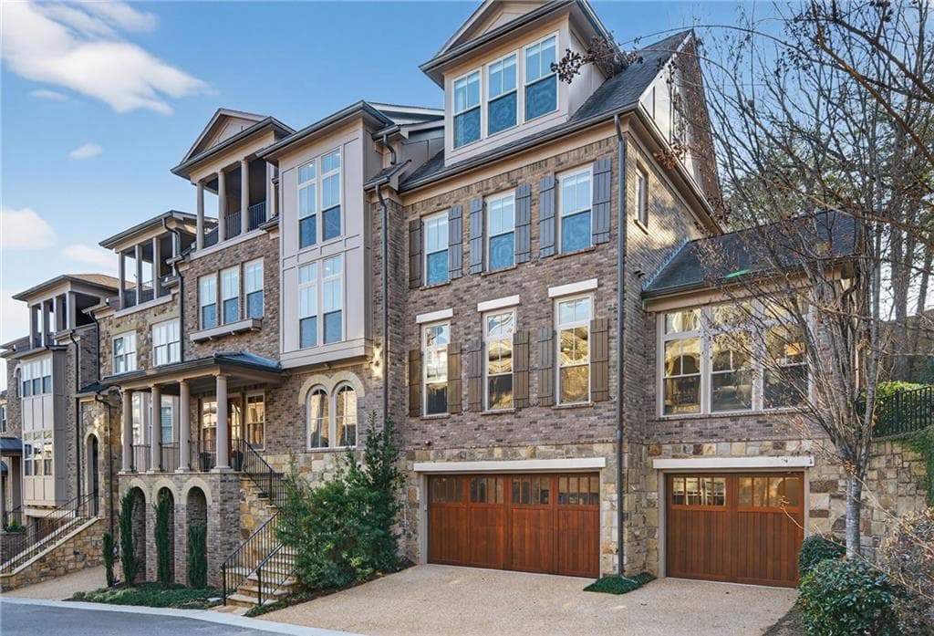 4 bedroom, 5 bathroom, 4,516 sq ft townhouse sold at 3804 Lookout Perch Lane, Atlanta, GA 30339