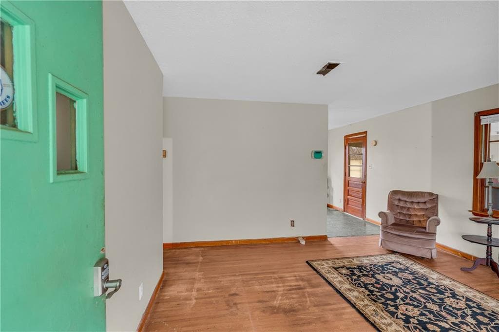3 bedroom, 1 bathroom single family residence under contract at 91 Almetie Drive, Toccoa, GA 30577 — photo 9