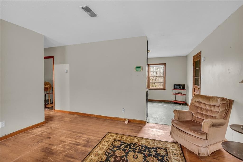 3 bedroom, 1 bathroom single family residence under contract at 91 Almetie Drive, Toccoa, GA 30577 — photo 10