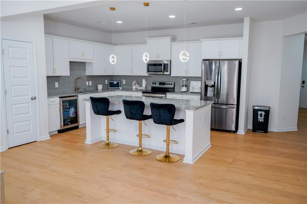 3 bedroom, 2 bathroom, 1,988 sq ft townhouse for sale at 2115 Ravencliff Dr, Austell, GA 30168 — photo 4