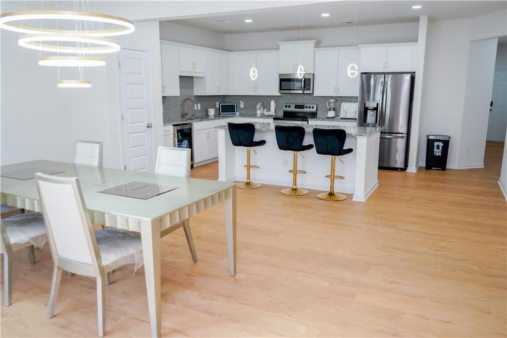 3 bedroom, 2 bathroom, 1,988 sq ft townhouse for sale at 2115 Ravencliff Dr, Austell, GA 30168 — photo 5