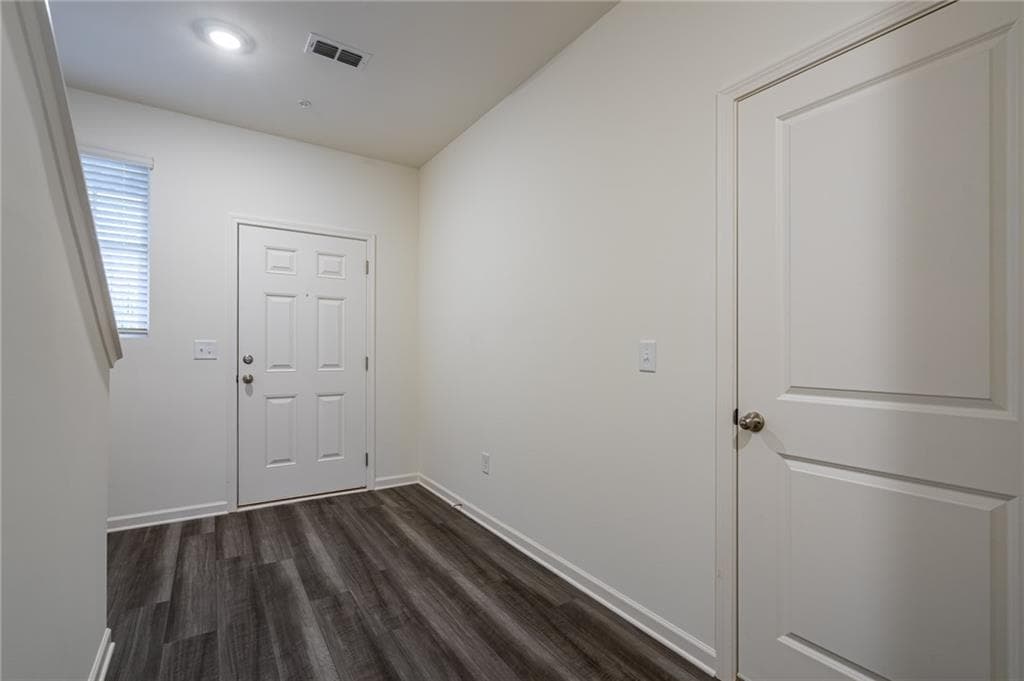 3 bedroom, 3 bathroom, 1,421 sq ft townhouse for rent at 2010 Ayla Drive, Douglasville, GA 30135 for $1,875 a month — photo 4