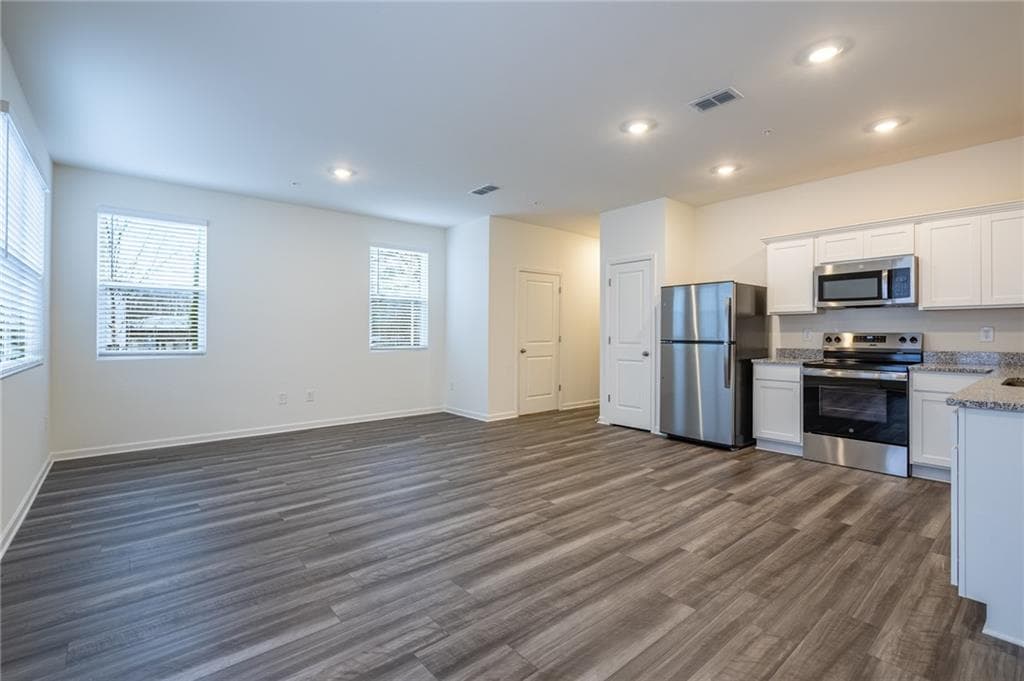 3 bedroom, 3 bathroom, 1,421 sq ft townhouse for rent at 2010 Ayla Drive, Douglasville, GA 30135 for $1,875 a month — photo 9