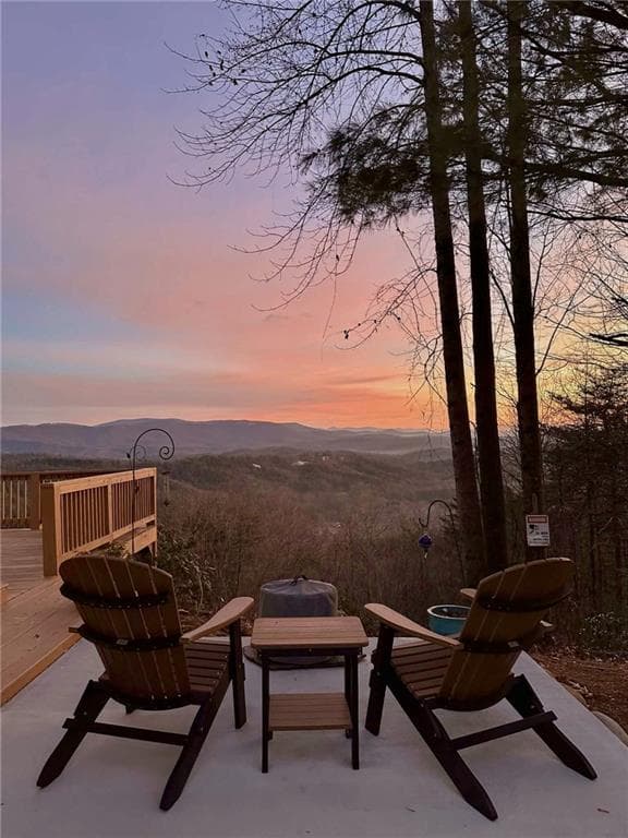 2 bedroom, 2 bathroom, 1,475 sq ft single family residence under contract at 1129 Eagle Ridge Road, Dawsonville, GA 30534 — photo 3