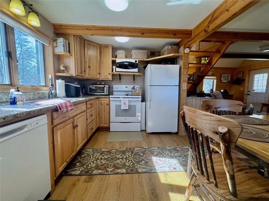 2 bedroom, 2 bathroom, 1,475 sq ft single family residence under contract at 1129 Eagle Ridge Road, Dawsonville, GA 30534 — photo 9