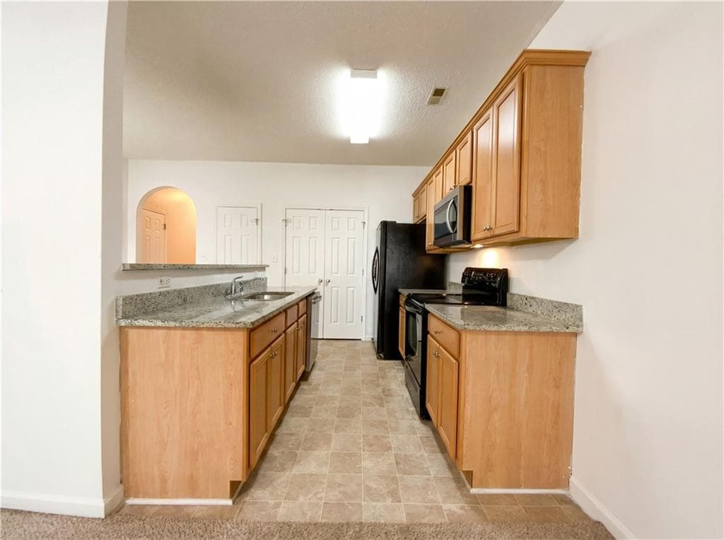 3 bedroom, 3 bathroom, 1,536 sq ft townhouse for sale at 8506 Kaden Drive, Jonesboro, GA 30238 — photo 6