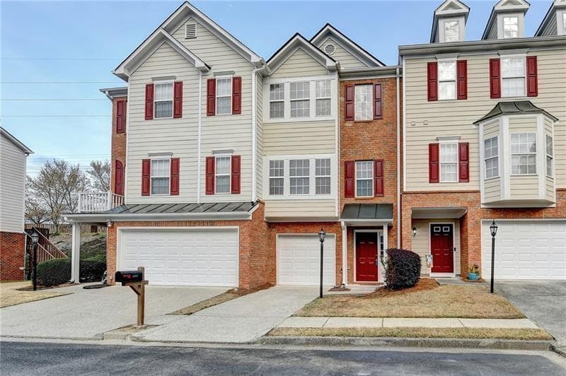 3 bedroom, 4 bathroom, 1,681 sq ft townhouse for sale at 5987 Turfway Park Court, Sugar Hill, GA 30518 — photo 1 of 49