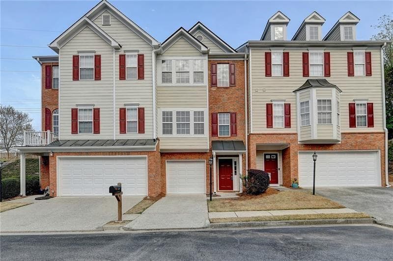 3 bedroom, 4 bathroom, 1,681 sq ft townhouse for sale at 5987 Turfway Park Court, Sugar Hill, GA 30518 — photo 2