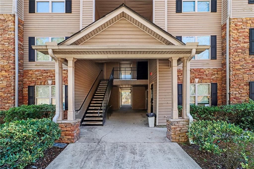 5303 Fairington Club Drive 5303, Lithonia, GA 30038 — most recent listing photo