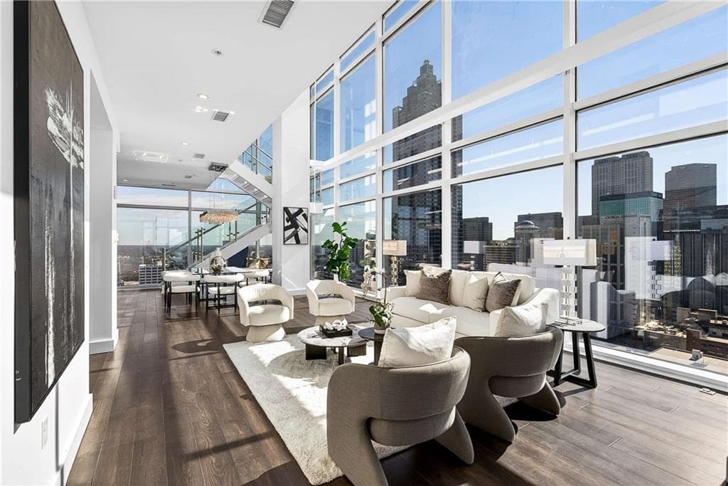 3 bedroom, 4 bathroom, 3,304 sq ft condominium sold at 45 Ivan Allen Junior Boulevard 2705, Atlanta, GA 30308