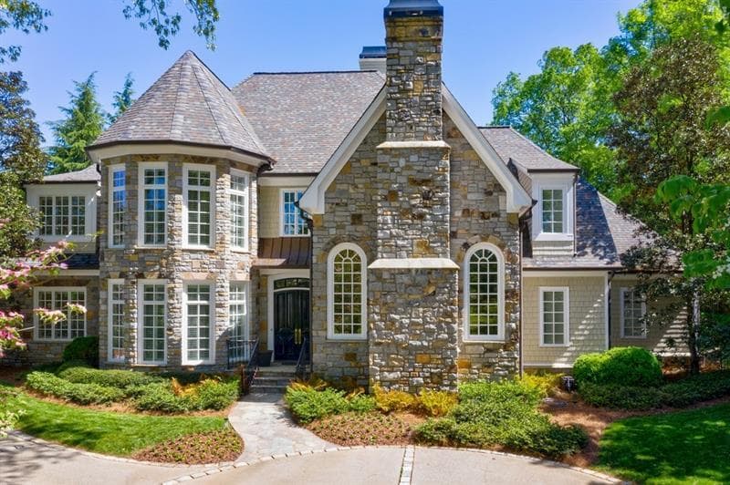 5 bedroom, 8 bathroom, 6,138 sq ft single family residence for sale at 4037 Wieuca Road, Atlanta, GA 30342 — photo 2