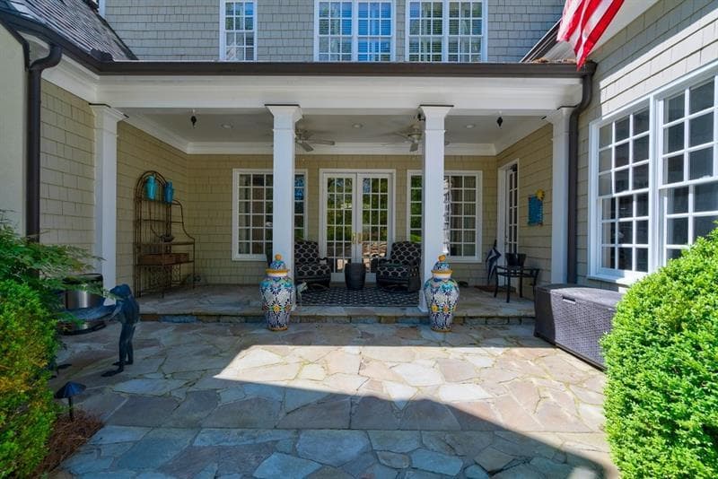 5 bedroom, 8 bathroom, 6,138 sq ft single family residence for sale at 4037 Wieuca Road, Atlanta, GA 30342 — photo 3