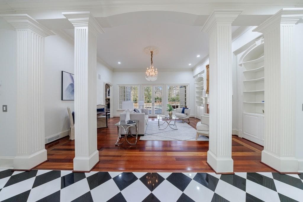 5 bedroom, 8 bathroom, 6,138 sq ft single family residence for sale at 4037 Wieuca Road, Atlanta, GA 30342 — photo 7