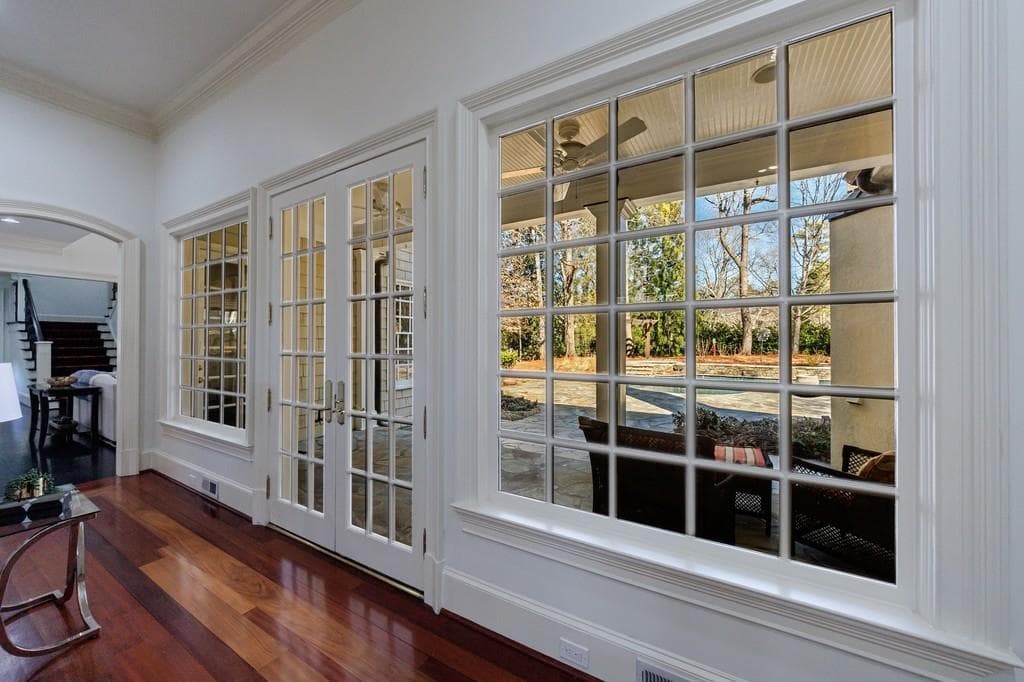 5 bedroom, 8 bathroom, 6,138 sq ft single family residence for sale at 4037 Wieuca Road, Atlanta, GA 30342 — photo 8