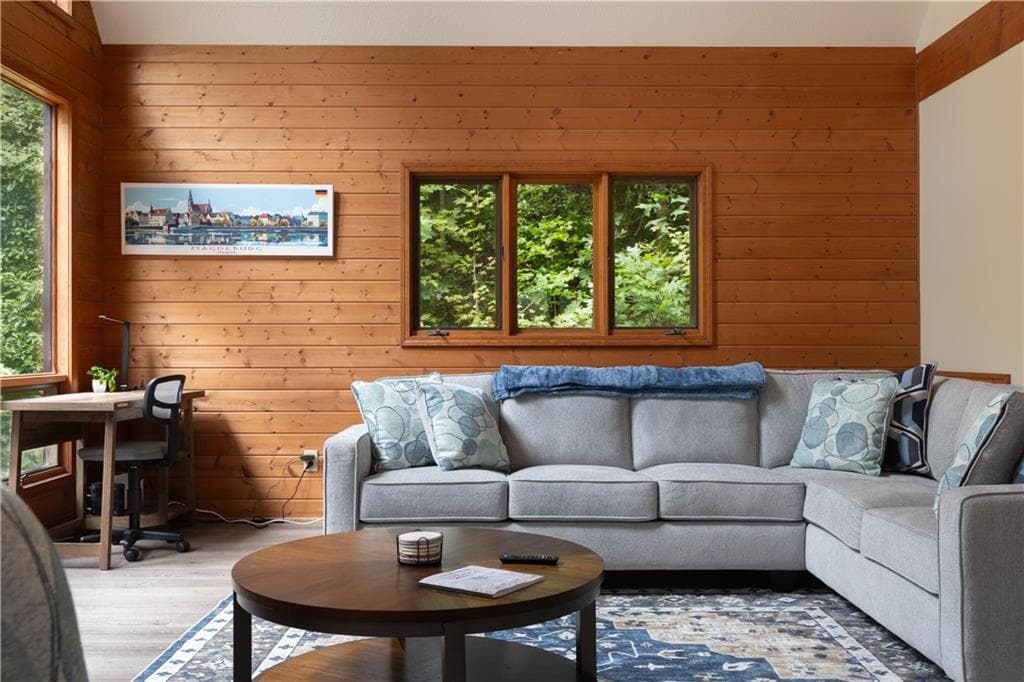10 bedroom, 6 bathroom, 6,200 sq ft single family residence for sale at 258 Ber Weg, Helen, GA 30545 — photo 7