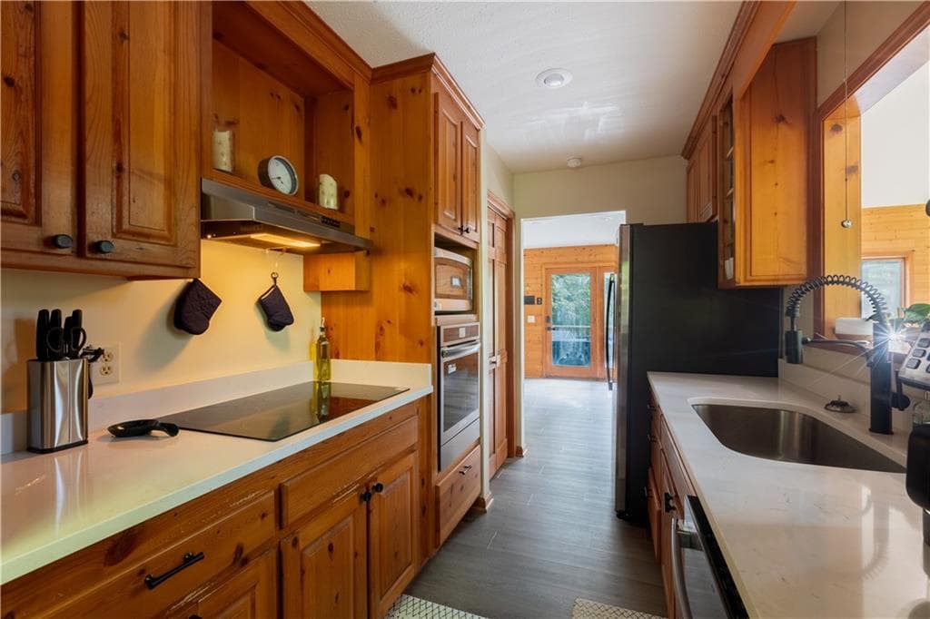 10 bedroom, 6 bathroom, 6,200 sq ft single family residence for sale at 258 Ber Weg, Helen, GA 30545 — photo 9