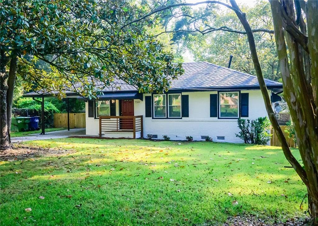 3 bedroom, 2 bathroom, 961 sq ft single family residence sold at 753 Commodore Drive, Atlanta, GA 30318