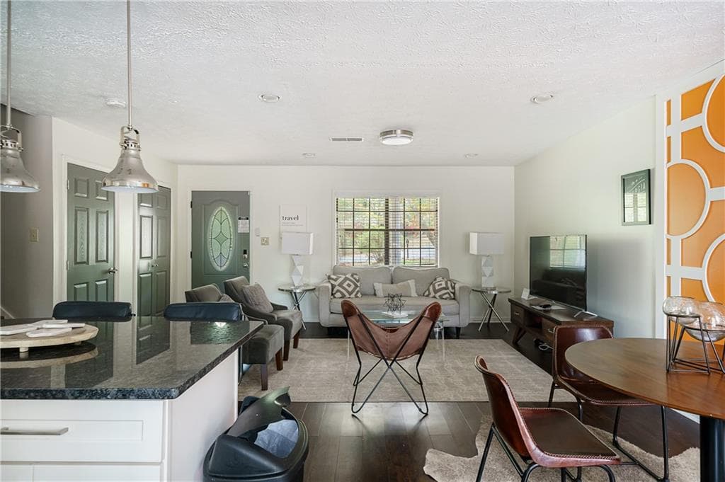4 bedroom, 3 bathroom, 1,720 sq ft single family residence for rent at 942 Cadencia Way, Lilburn, GA 30047 for $2,300 a month — photo 7