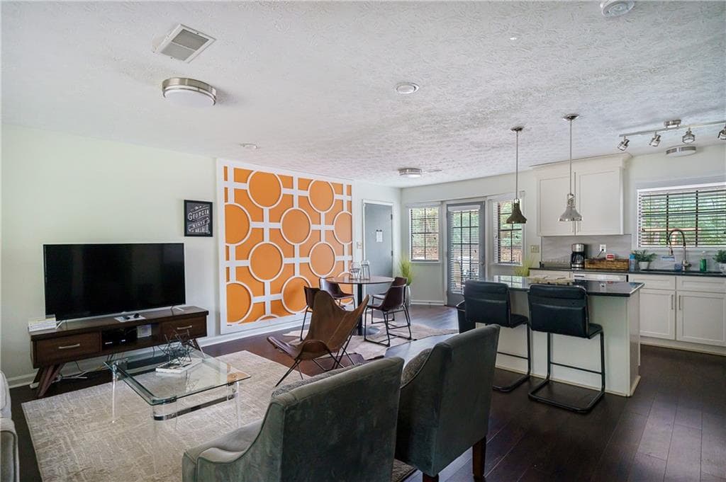 4 bedroom, 3 bathroom, 1,720 sq ft single family residence for rent at 942 Cadencia Way, Lilburn, GA 30047 for $2,300 a month — photo 8