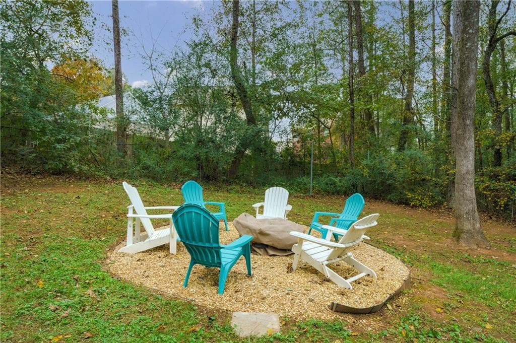 4 bedroom, 3 bathroom, 1,720 sq ft single family residence for rent at 942 Cadencia Way, Lilburn, GA 30047 for $2,300 a month — photo 9