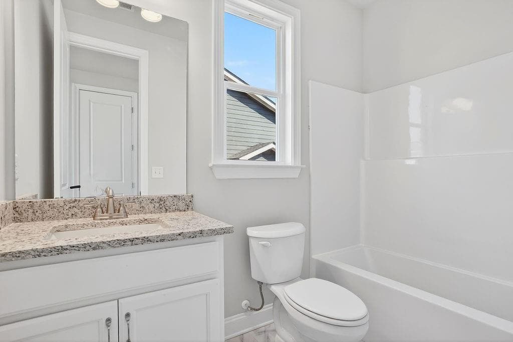 5 bedroom, 4 bathroom, 2,608 sq ft single family residence for sale at 140 Classic Overlook, Homer, GA 30547 — photo 8