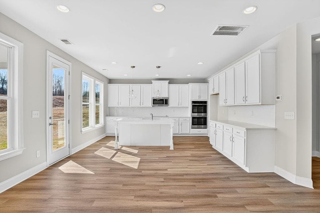 5 bedroom, 4 bathroom, 2,608 sq ft single family residence for sale at 140 Classic Overlook, Homer, GA 30547 — photo 10