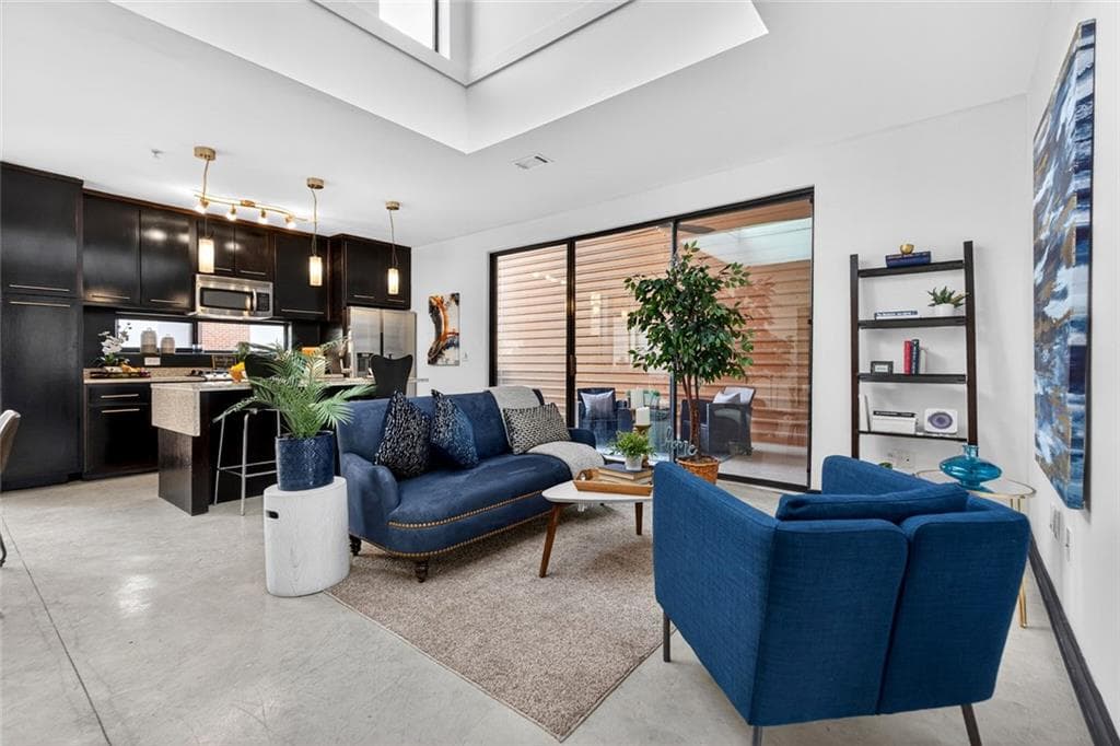 2 bedroom, 2 bathroom, 1,250 sq ft condominium for sale at 972 Dekalb Avenue 203, Atlanta, GA 30307 — photo 4