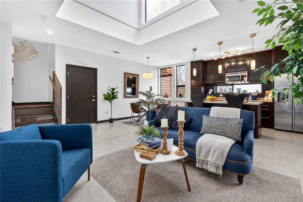 2 bedroom, 2 bathroom, 1,250 sq ft condominium for sale at 972 Dekalb Avenue 203, Atlanta, GA 30307 — photo 5