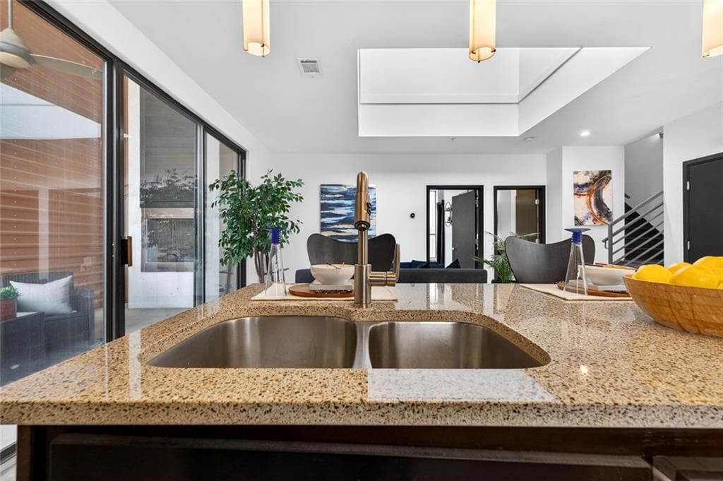 2 bedroom, 2 bathroom, 1,250 sq ft condominium for sale at 972 Dekalb Avenue 203, Atlanta, GA 30307 — photo 9