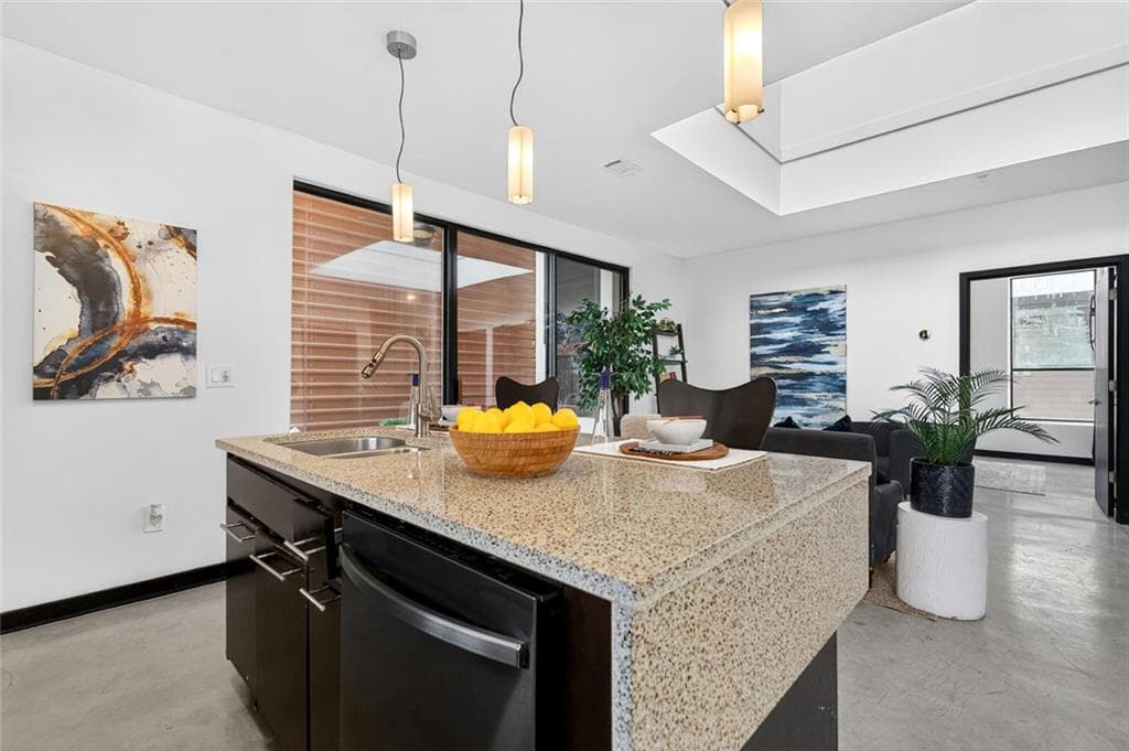 2 bedroom, 2 bathroom, 1,250 sq ft condominium for sale at 972 Dekalb Avenue 203, Atlanta, GA 30307 — photo 10