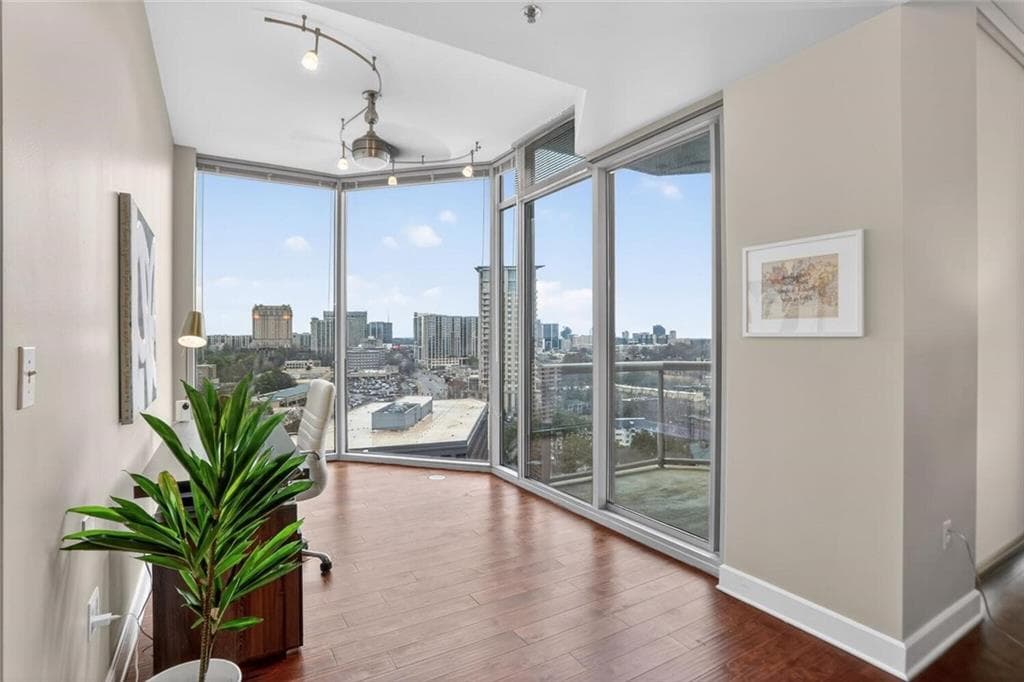 2 bedroom, 3 bathroom, 1,680 sq ft condominium for sale at 2795 Peachtree Road 1509, Atlanta, GA 30305 — photo 2