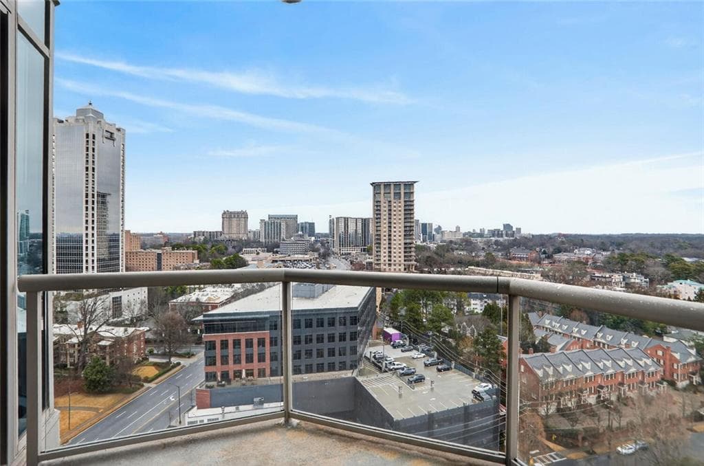 2 bedroom, 3 bathroom, 1,680 sq ft condominium for sale at 2795 Peachtree Road 1509, Atlanta, GA 30305 — photo 6