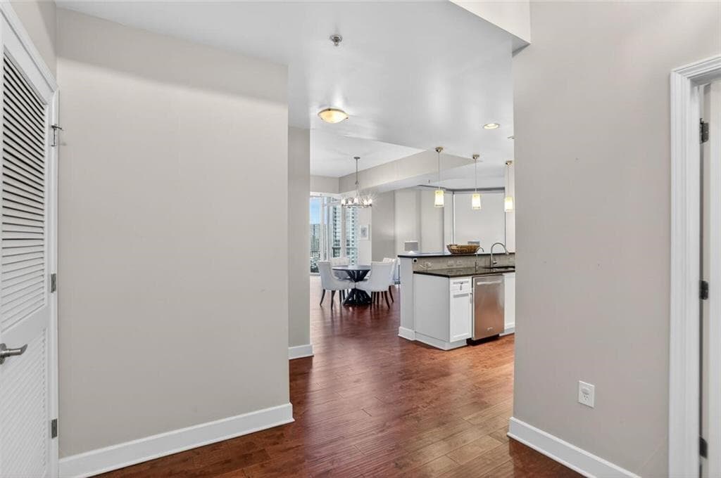 2 bedroom, 3 bathroom, 1,680 sq ft condominium for sale at 2795 Peachtree Road 1509, Atlanta, GA 30305 — photo 10