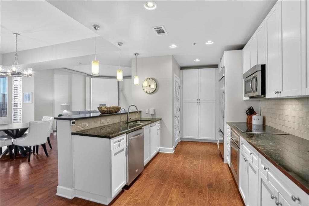 2 bedroom, 3 bathroom, 1,680 sq ft condominium for sale at 2795 Peachtree Road 1509, Atlanta, GA 30305 — photo 4