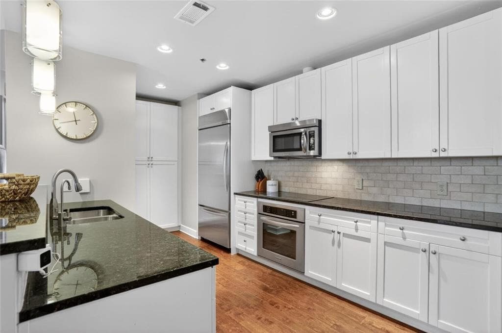 2 bedroom, 3 bathroom, 1,680 sq ft condominium for sale at 2795 Peachtree Road 1509, Atlanta, GA 30305 — photo 7