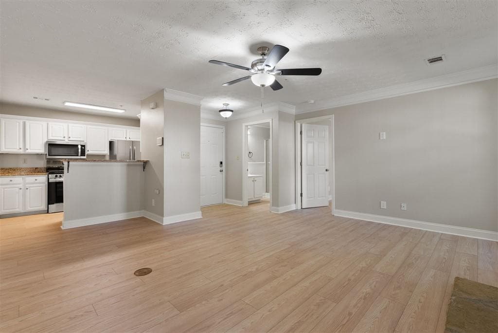 2 bedroom, 2 bathroom, 1,128 sq ft condominium for sale at 1364 Keys Crossing, Atlanta, GA 30319 — photo 3