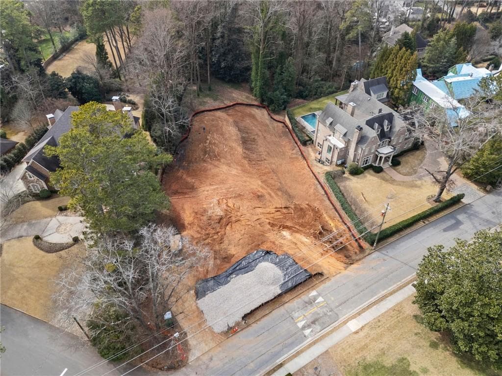 6 bedroom, 8 bathroom, 11,100 sq ft single family residence under contract at 4670 Dudley Lane, Atlanta, GA 30327 — photo 5