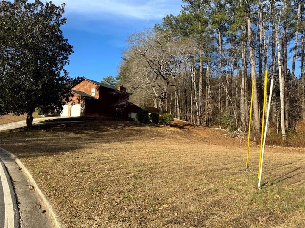 3 bedroom, 2 bathroom, 1,638 sq ft single family residence under contract at 8678 Glenwoods Drive, Riverdale, GA 30274 — photo 5