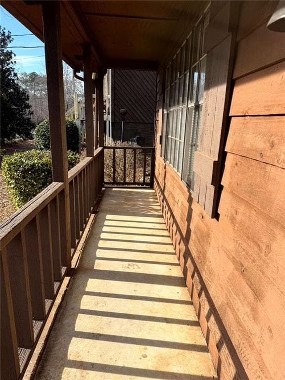 3 bedroom, 2 bathroom, 1,638 sq ft single family residence under contract at 8678 Glenwoods Drive, Riverdale, GA 30274 — photo 7