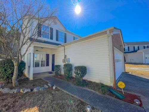 3 bedroom, 3 bathroom, 1,824 sq ft townhouse for sale at 147 Benfield Circle, Cartersville, GA 30121 — photo 2