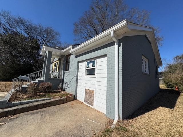 3 bedroom, 3 bathroom, 1,346 sq ft single family residence for sale at 441 Lynnhaven Drive, Atlanta, GA 30310 — photo 2
