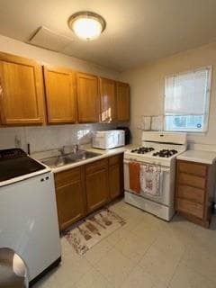 3 bedroom, 2 bathroom, 980 sq ft townhouse for sale at 1625 Conley Road 21, Conley, GA 30288 — photo 5