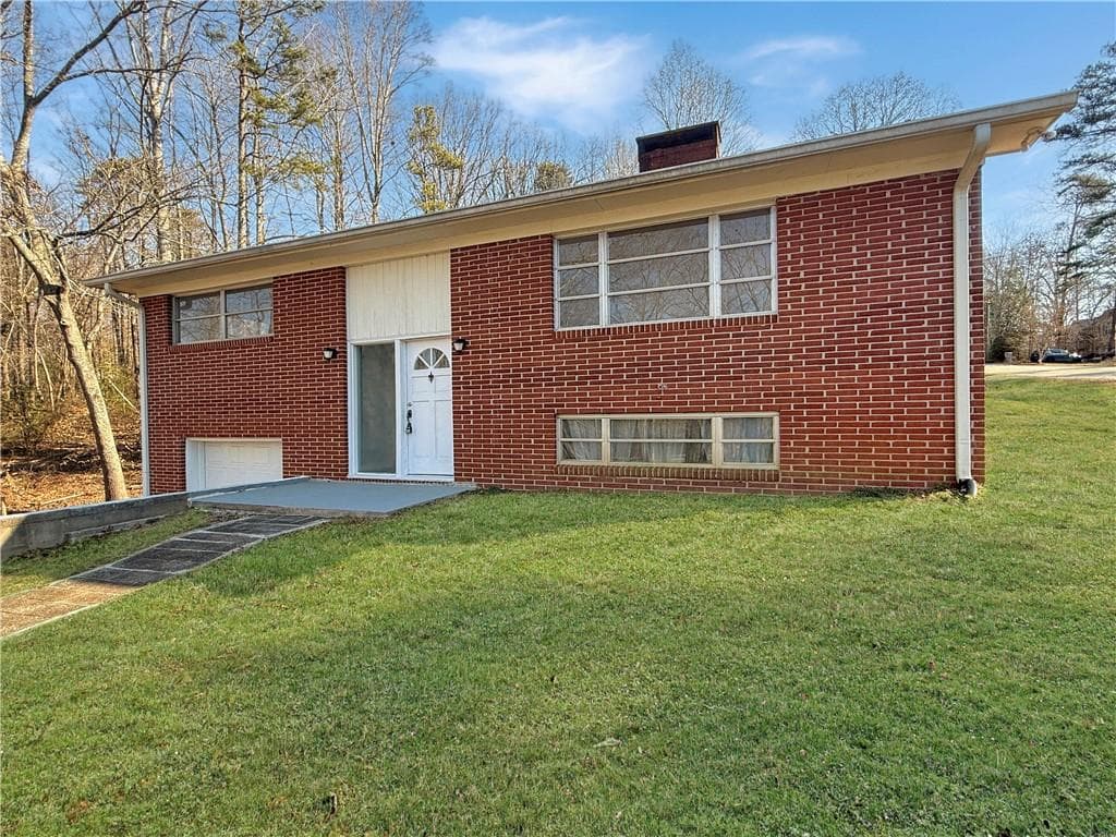 3911 Fraser Circle, Gainesville, GA 30506 — most recent listing photo